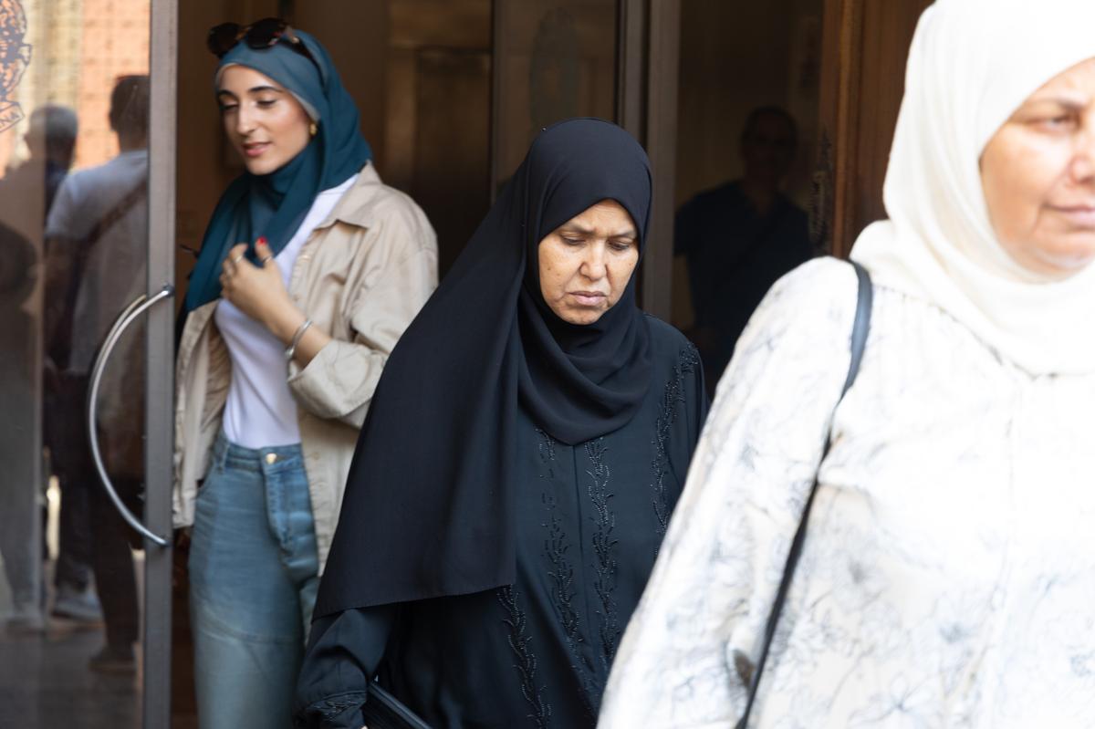 La mamma di Marah ricevuta in prefettura: "Pensa solo a sua figlia, non alle polemiche" La mamma di Marah ricevuta in prefettura: "Pensa solo a sua figlia, non alle polemiche"