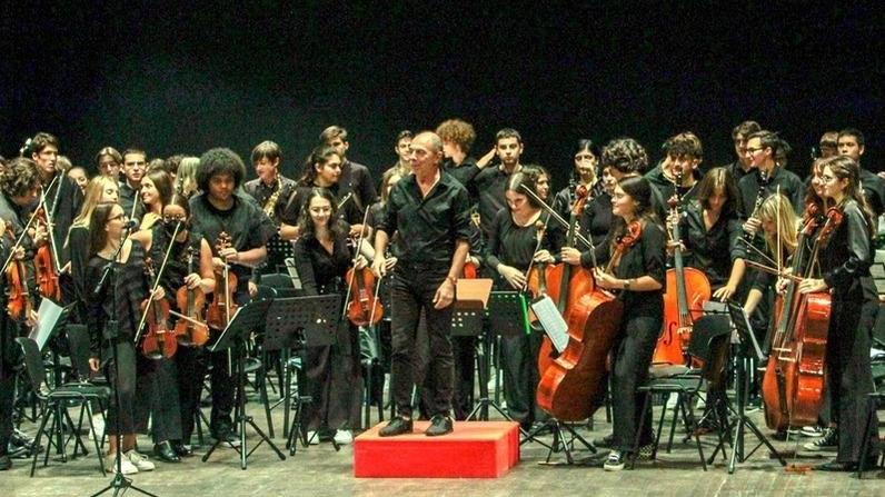 Oggi a Massa concerto d'apertura dell'anno scolastico del Liceo musicale 'Felice Palma'. 10 anni di successi e formazione musicale di qualità. Ingresso libero. Oggi a Massa concerto d'apertura dell'anno scolastico del Liceo musicale 'Felice Palma'. 10 anni di successi e formazione musicale di qualità. Ingresso libero.