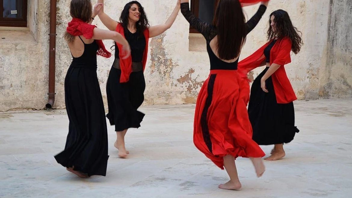 Ultima settimana della rassegna culturale estiva al Convento dei Cappuccini. Stasera uno spettacolo sulla Taranta e giovedì serata dedicata ad Alda Merini. Ultima settimana della rassegna culturale estiva al Convento dei Cappuccini. Stasera uno spettacolo sulla Taranta e giovedì serata dedicata ad Alda Merini.