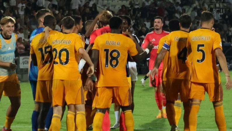Svelati anche i numeri di maglia della rosa nerazzurra in vista del campionato. Spiccano le scelte di Meister e Tramoni, che scelgono rispettivamente la 9 e la 10. Tra i nuovi, Nzola continua con la 18 e Aebischer con la 20, difesa confermata. Svelati anche i numeri di maglia della rosa nerazzurra in vista del campionato. Spiccano le scelte di Meister e Tramoni, che scelgono rispettivamente la 9 e la 10. Tra i nuovi, Nzola continua con la 18 e Aebischer con la 20, difesa confermata.