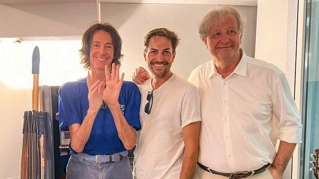 Da sinistra, il compositore Alberto Fortis, Olber Lapio e Andrea Mati Da sinistra, il compositore Alberto Fortis, Olber Lapio e Andrea Mati