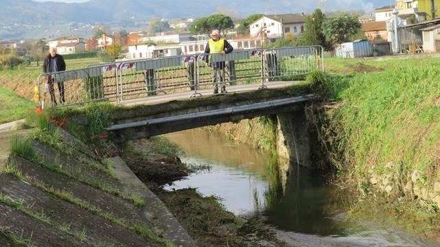Una panoramica del ponticino sul Fermulla, in via delle Scalette, a Quarrata. Per Legambiente è importante intervenire prima possibile Una panoramica del ponticino sul Fermulla, in via delle Scalette, a Quarrata. Per Legambiente è importante intervenire prima possibile