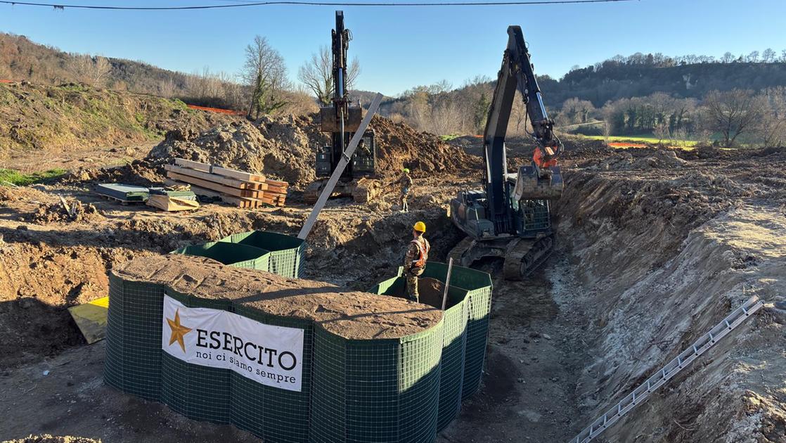 maxi ordigno bellico spunta dal cantiere per il viadotto bomba d aereo da mille libbre