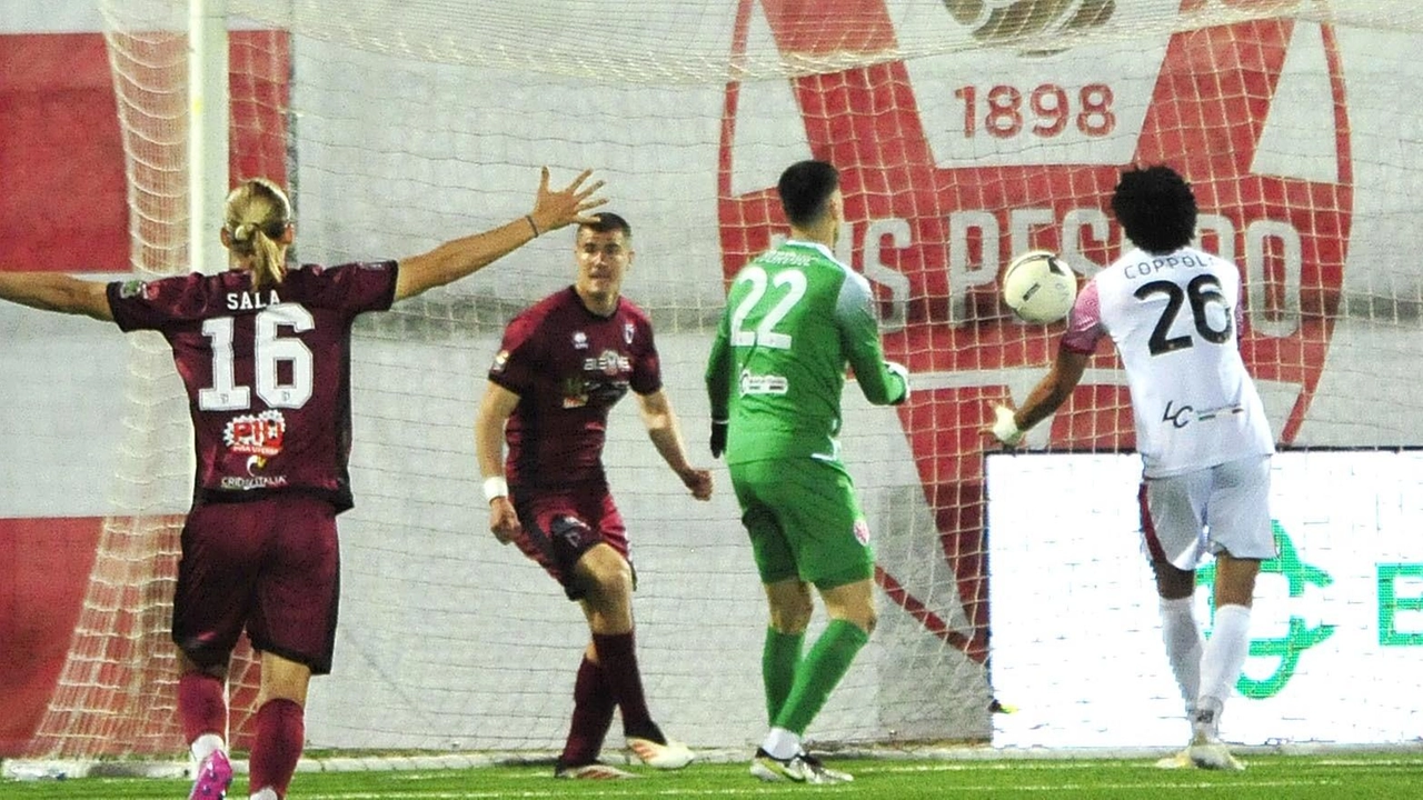 Il gol di Corona. al 44esimo del primo tempo (FotoEst) Il gol di Corona. al 44esimo del primo tempo (FotoEst)