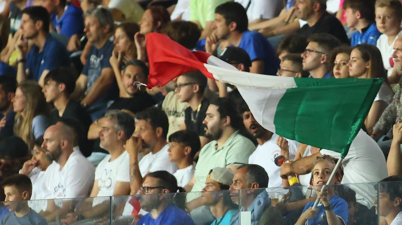 L'Empoli ospita l'Italia Under 21 al Castellani per un'amichevole contro la Francia. Biglietti in vendita, ma senza Fazzini e Viti in campo. L'Empoli ospita l'Italia Under 21 al Castellani per un'amichevole contro la Francia. Biglietti in vendita, ma senza Fazzini e Viti in campo.