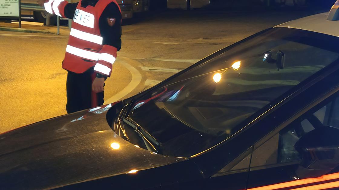 https://www.lanazione.it/image-service/view/acePublic/alias/contentid/MmNmZjA1OGUtMmUxOS00/0/sorpreso-a-spacciare-e-arrestato.jpeg?f=16:9&w=1200&h=630