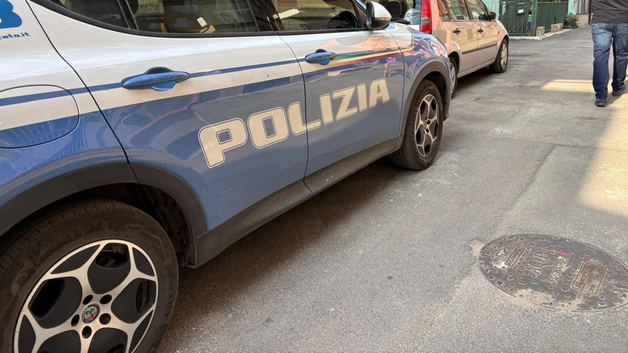 Bloccato a Roma dalla Polizia, aveva gli abiti sporchi di sangue Bloccato a Roma dalla Polizia, aveva gli abiti sporchi di sangue