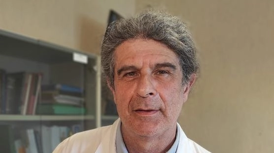 Il dottor Paolo Lopane dirige le delle attività di donazione e trapianto dell’Asl Toscano Nord Ovest. Nei giorni di Ferragosto ha coordinato questo delicato duplice intervento con l’espianto di nove organi, compresi i due cuori Il dottor Paolo Lopane dirige le delle attività di donazione e trapianto dell’Asl Toscano Nord Ovest. Nei giorni di Ferragosto ha coordinato questo delicato duplice intervento con l’espianto di nove organi, compresi i due cuori