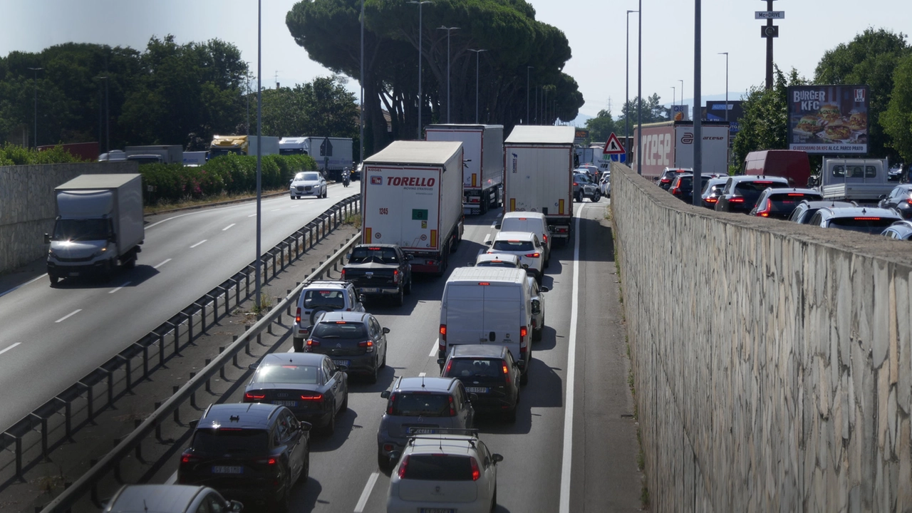Declassata, caos traffico nella mattina di mercoledì 2 luglio (Foto Attalmi)