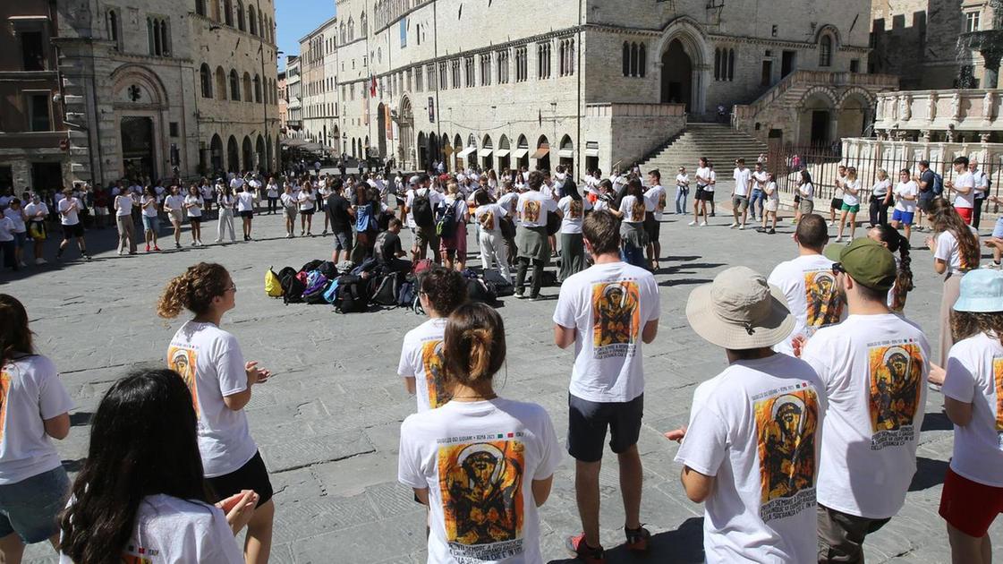 https://www.lanazione.it/image-service/view/acePublic/alias/contentid/MmQ2YjAzMTktODk2OS00/0/i-giovani-e-il-giubileo-ragazzi-testimoni-di-grande-fratellanza.jpeg?f=16:9&w=1200&h=630