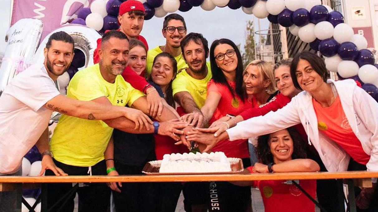 Nel decimo Fitness Day della palestra Body House di Bibbiena, un evento di sport e solidarietà ha raccolto fondi per l'Avis e l'Aido Casentino, sensibilizzando sull'importanza della donazione del sangue e degli organi.