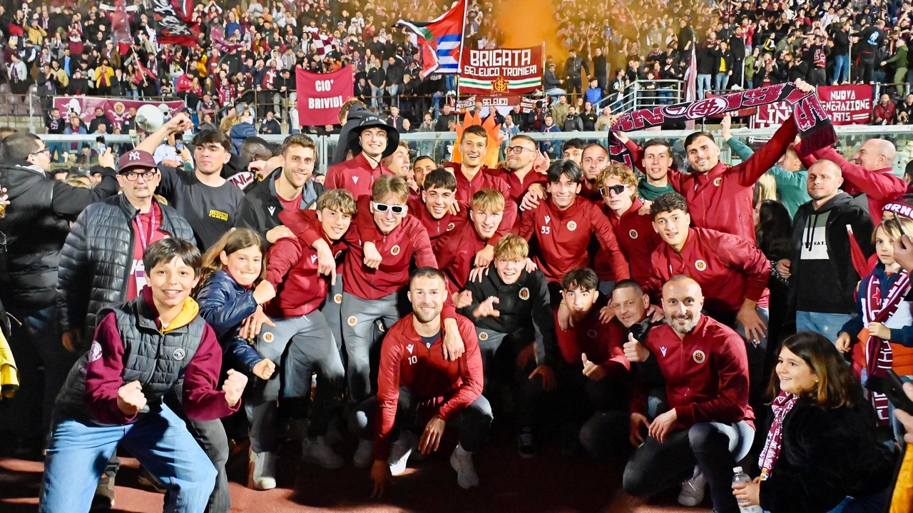 Livorno ha celebrato il traguardo del ritorno in Serie C dei ragazzi di Indiani Livorno ha celebrato il traguardo del ritorno in Serie C dei ragazzi di Indiani