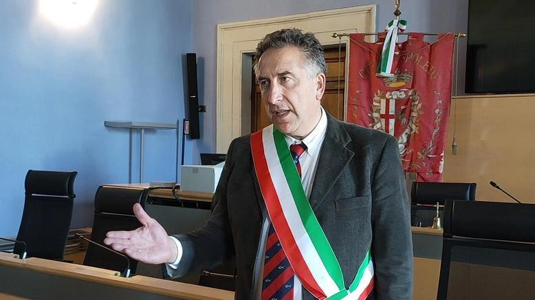 Il sindaco di Spoleto Andrea Sisti è chiamato a chiarire la situazione dal consigliere di maggioranza Enzo Alleori Il sindaco di Spoleto Andrea Sisti è chiamato a chiarire la situazione dal consigliere di maggioranza Enzo Alleori