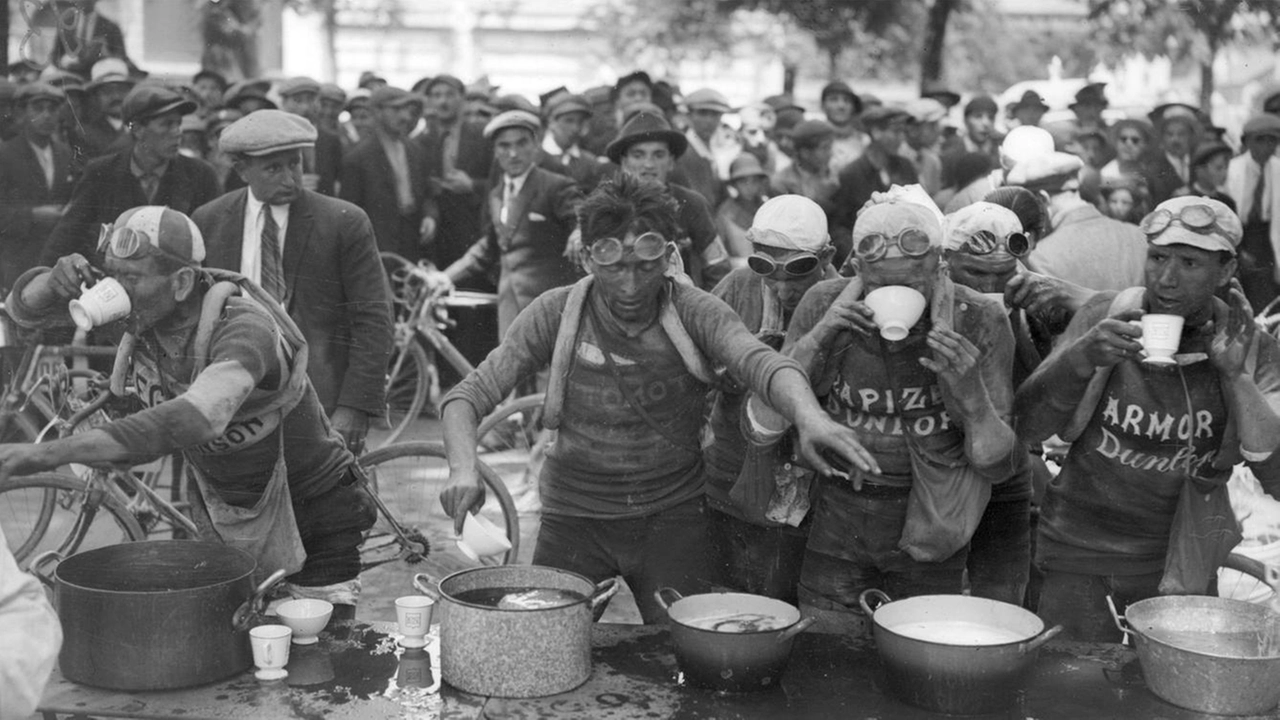 Una delle foto del tour de France che saranno in mostra a Villa Paolina Una delle foto del tour de France che saranno in mostra a Villa Paolina