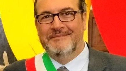 Sulle voci di rimpasto della giunta il sindaco di Pescia Riccardo Franchi ha smentito in maniera netta: Le voci sono voci. I rimpasti non ci sono. Non è previsto alcun rimpasto, siamo tutti qui a lavoro» Sulle voci di rimpasto della giunta il sindaco di Pescia Riccardo Franchi ha smentito in maniera netta: Le voci sono voci. I rimpasti non ci sono. Non è previsto alcun rimpasto, siamo tutti qui a lavoro»