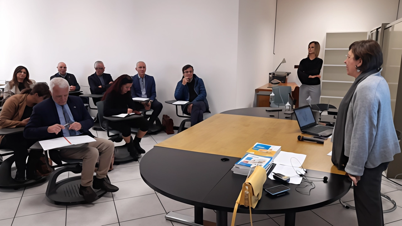 Un momento dell’incontro tra la scuola e. il mondo dell’imprenditoria Un momento dell’incontro tra la scuola e. il mondo dell’imprenditoria