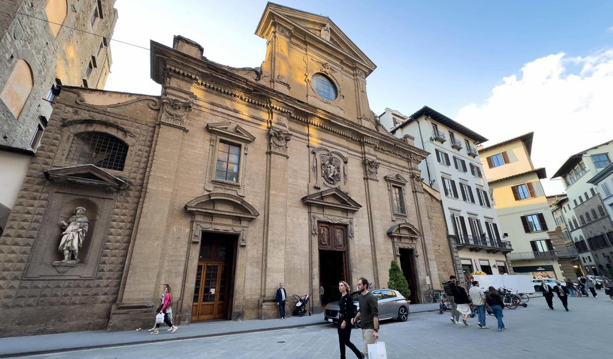 Basilica Santa Trinita sott’attacco. Svuotate le cassette dell’elemosina: "Servono fondi per le telecamere" Basilica Santa Trinita sott’attacco. Svuotate le cassette dell’elemosina: "Servono fondi per le telecamere"