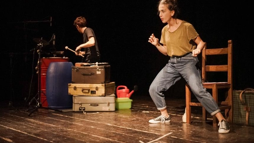 Marta Paganelli. nello spettacolo Mare Giallo della compagnia Ribalta teatro Marta Paganelli. nello spettacolo Mare Giallo della compagnia Ribalta teatro