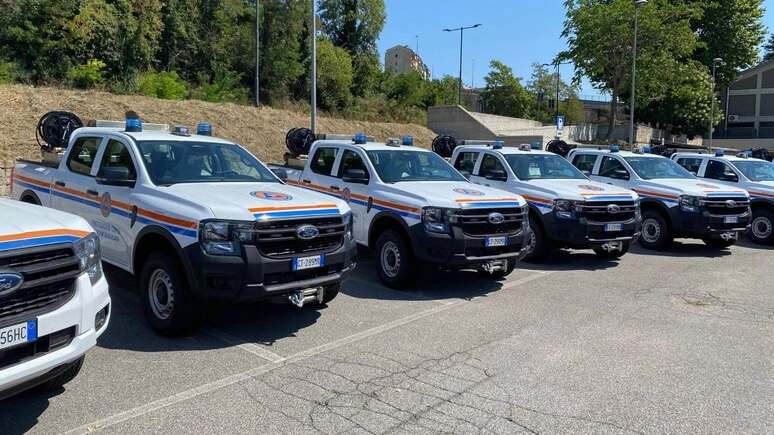 Mezzi della protezione civile (foto di repertorio) Mezzi della protezione civile (foto di repertorio)