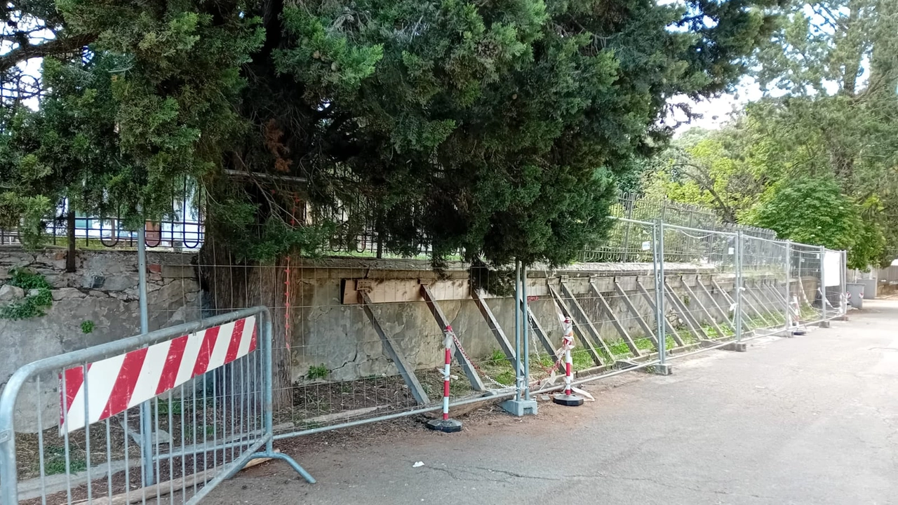 muro prima dei lavori .
