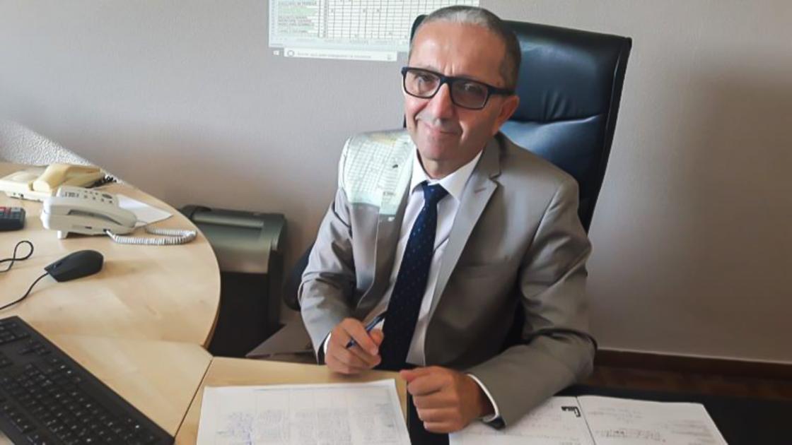 Cantiere a scuola, la protesta del preside: “Ostaggio dei lavori, a settembre non riapro” Cantiere a scuola, la protesta del preside: “Ostaggio dei lavori, a settembre non riapro”