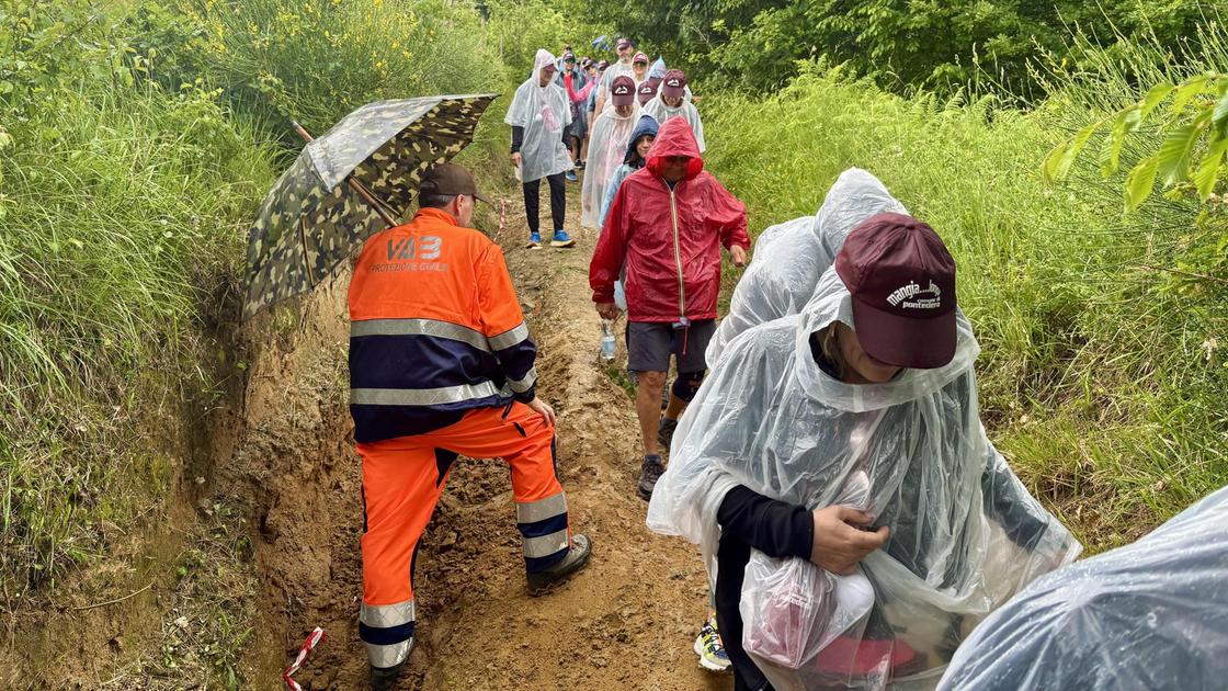 Piace la Mangialonga dei record. E nemmeno la pioggia l’ha fermata Piace la Mangialonga dei record. E nemmeno la pioggia l’ha fermata
