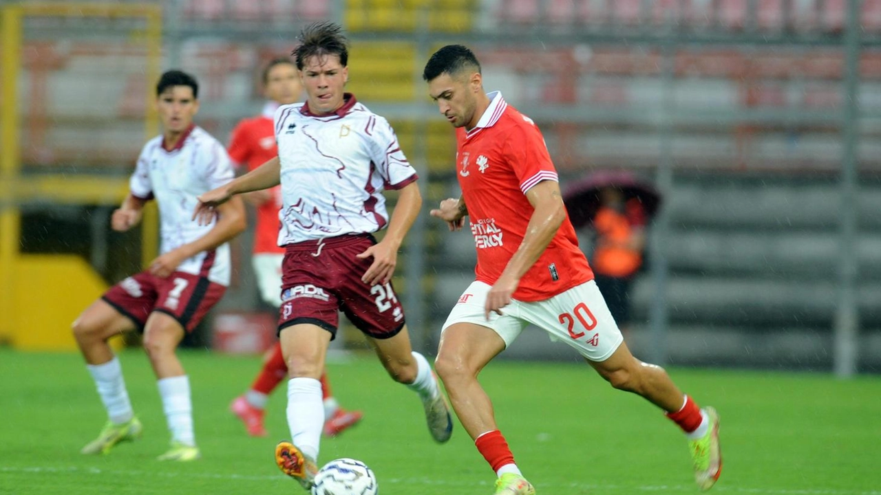 Il Pontedera a Perugia nella prima gara di stagione. La sconfitta ai rigori ha decretato la fine della breve avventura in Coppa Italia Il Pontedera a Perugia nella prima gara di stagione. La sconfitta ai rigori ha decretato la fine della breve avventura in Coppa Italia
