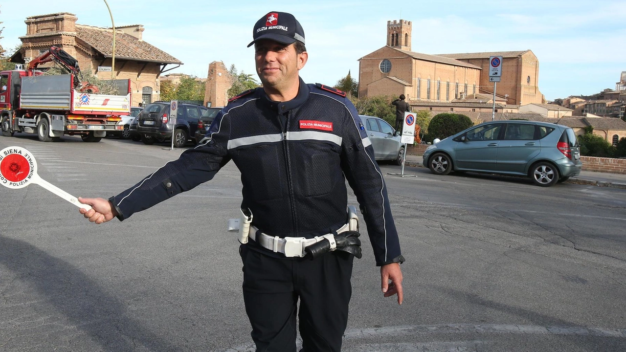 A breve l’adozione dall’Unione dell’Amiata Valdorcia, che ha già deliberato. Il presidente Rossi: "Giusto fornire uno strumento di protezione personale". A breve l’adozione dall’Unione dell’Amiata Valdorcia, che ha già deliberato. Il presidente Rossi: "Giusto fornire uno strumento di protezione personale".