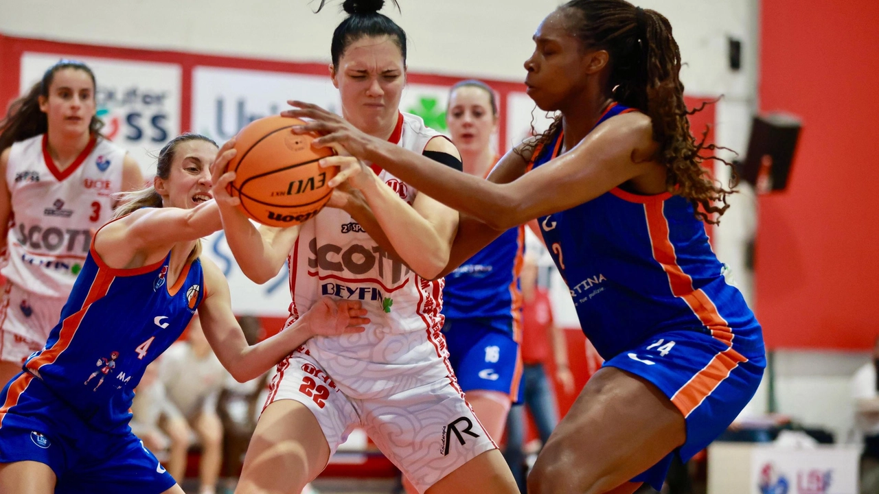Use Rosa Scotti sfida Martina Treviso per il match point in gara due dei playoff