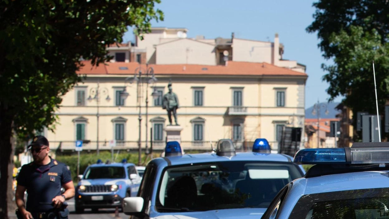 Polizia. (. foto Del Punta/Valtriani Polizia. (. foto Del Punta/Valtriani