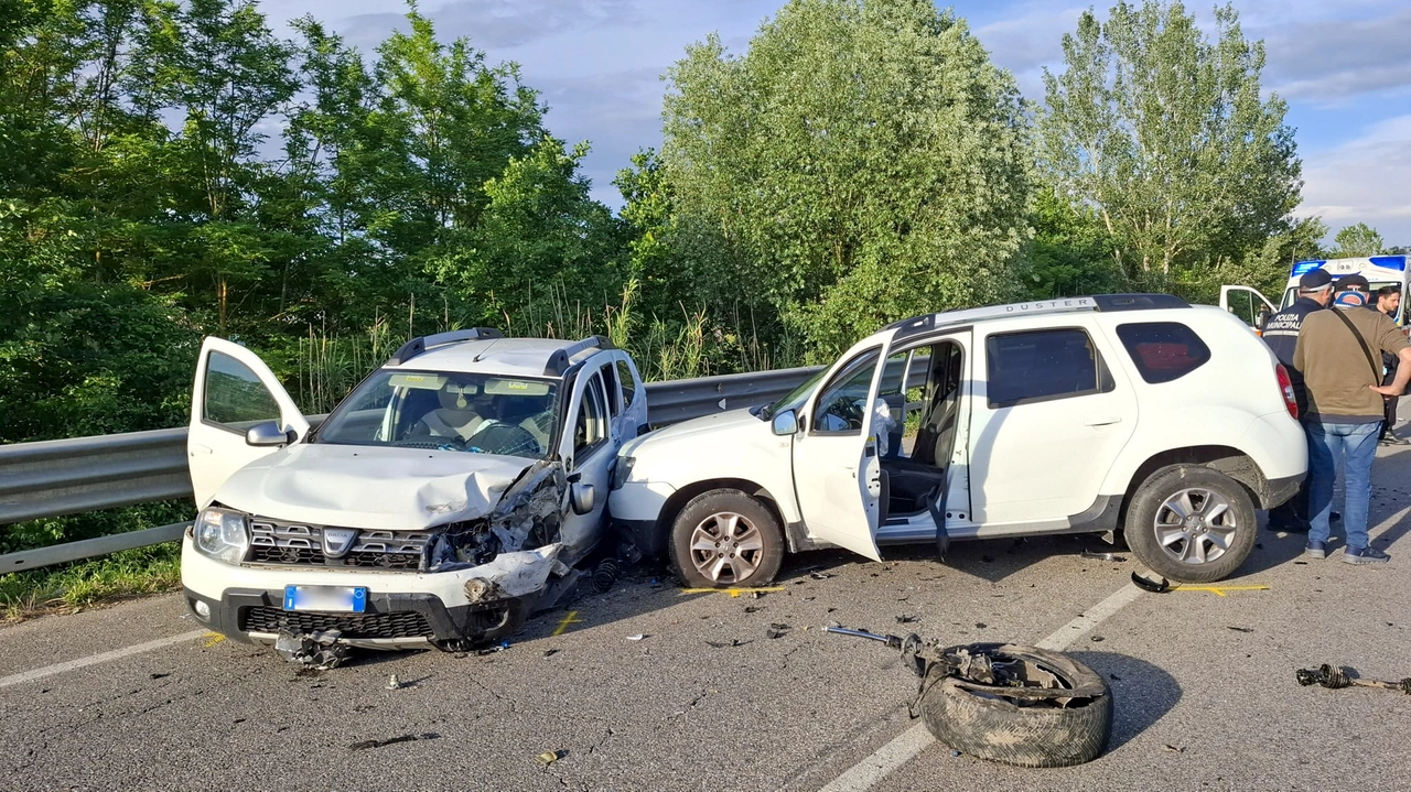 Due auto coinvolte nell'incidente (Antonio Taddei/Fotocronache Germogli) Due auto coinvolte nell'incidente (Antonio Taddei/Fotocronache Germogli)