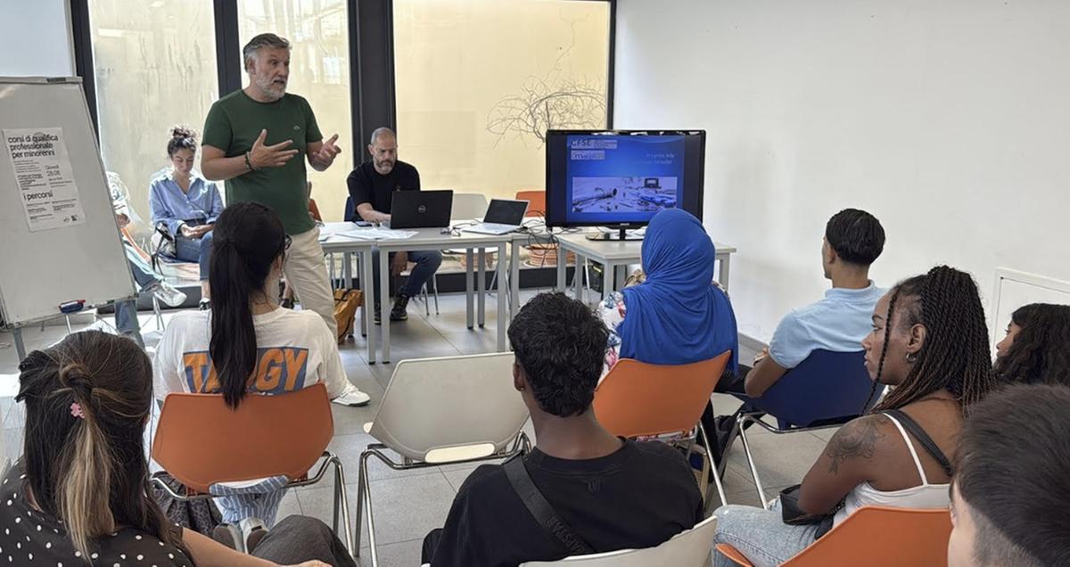 https://www.lanazione.it/image-service/view/acePublic/alias/contentid/MmU2OTFmNjAtYTkzNi00/0/andrea-bigazzi-durante-la-presentazione-del-corso.jpeg?f=1.90:1&w=1200