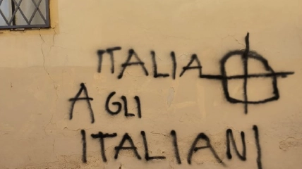 Le scritte apparse a San Giovanni Le scritte apparse a San Giovanni