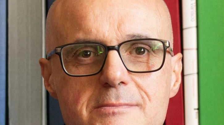 L’attuale ’vice’ prenderà il posto di Ambrosio alla guida della scuola. A novembre le votazioni. Il direttore: "È l’uomo giusto. Il mio mandato? Soddisfatto del clima di consenso in cui ho lavorato". . L’attuale ’vice’ prenderà il posto di Ambrosio alla guida della scuola. A novembre le votazioni. Il direttore: "È l’uomo giusto. Il mio mandato? Soddisfatto del clima di consenso in cui ho lavorato". .