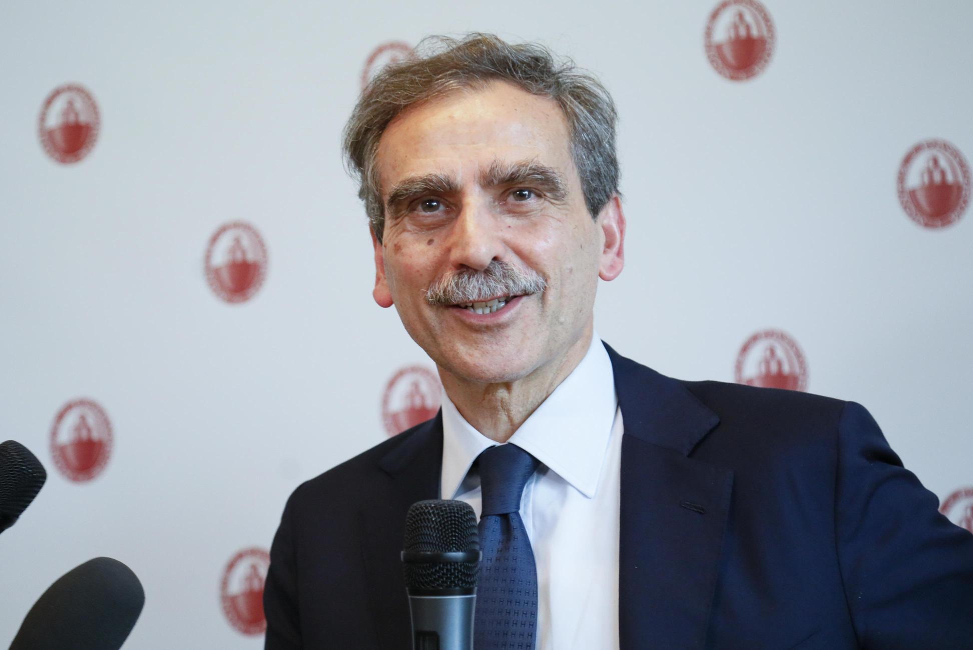 I giorni della svolta per Banca Mps: "Mediobanca, via libera dalla Bce" I giorni della svolta per Banca Mps: "Mediobanca, via libera dalla Bce"