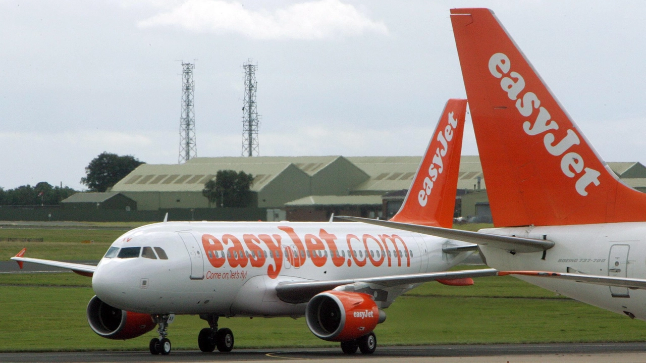 Nell'immagine di archivio, un aereo della compagnia Easy Jet interessata dallo sciopero del 9 aprile