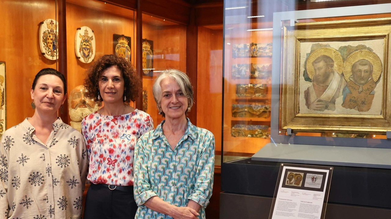 Al Museo dell’Opificio delle Pietre Dure è appena arrivata una preziosa croce processionale realizzata nel 1501. Aperture serali per scoprire la storia della manifattura artistica e la tecnica del commesso fiorentino. Al Museo dell’Opificio delle Pietre Dure è appena arrivata una preziosa croce processionale realizzata nel 1501. Aperture serali per scoprire la storia della manifattura artistica e la tecnica del commesso fiorentino.