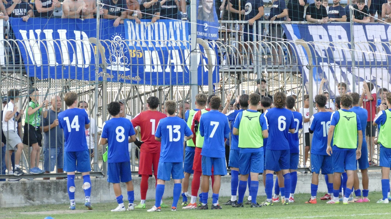 "I ragazzi sono stati compatti in difesa ed quilibrati tanto che le loro occasioni sono scaturite da errori nostri". "I ragazzi sono stati compatti in difesa ed quilibrati tanto che le loro occasioni sono scaturite da errori nostri".