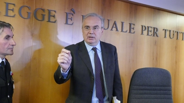 “Escalation criminale”: Prato, l'assalto al circolo. Mazzata in testa, uomo gravissimo