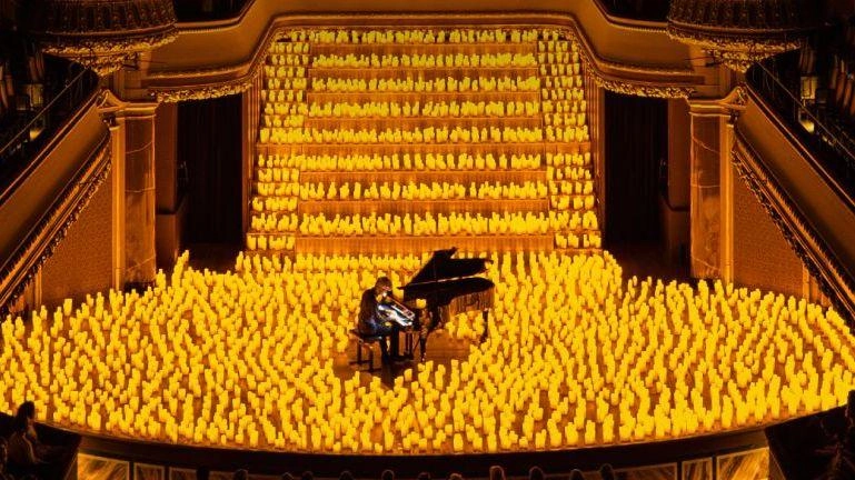 Concerto "Candlelight: Ennio Morricone e colonne sonore" all'Auditorium San Francesco al Prato, un'esperienza sensoriale unica tra le note del pianista Luca Morelli e l'atmosfera intima delle candele. Un evento da non perdere per gli amanti della musica cinematografica. Concerto "Candlelight: Ennio Morricone e colonne sonore" all'Auditorium San Francesco al Prato, un'esperienza sensoriale unica tra le note del pianista Luca Morelli e l'atmosfera intima delle candele. Un evento da non perdere per gli amanti della musica cinematografica.