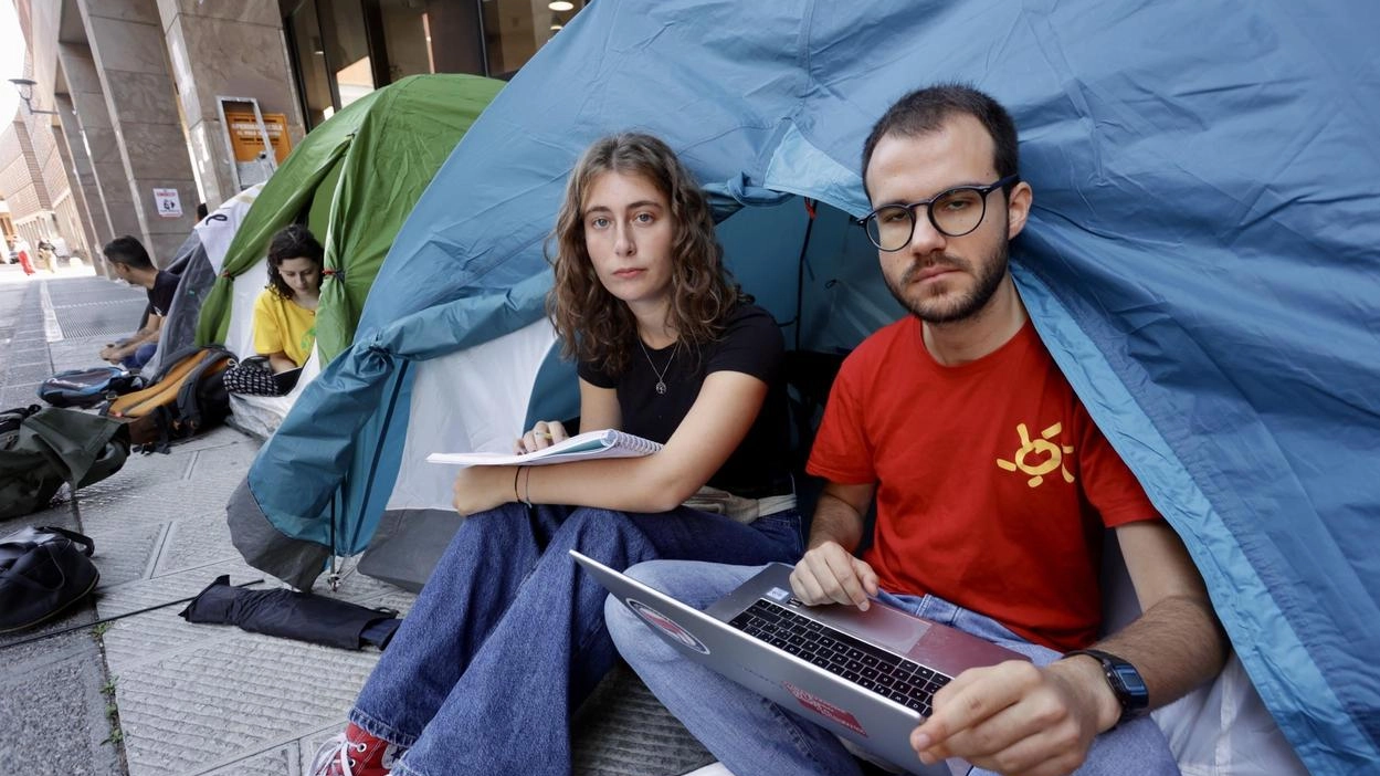Chi non entra subito in graduatoria può chiedere il bonus affitto per un anno. E il Comune di Firenze convoca un tavolo con sindacati, Università e Sunia. Chi non entra subito in graduatoria può chiedere il bonus affitto per un anno. E il Comune di Firenze convoca un tavolo con sindacati, Università e Sunia.