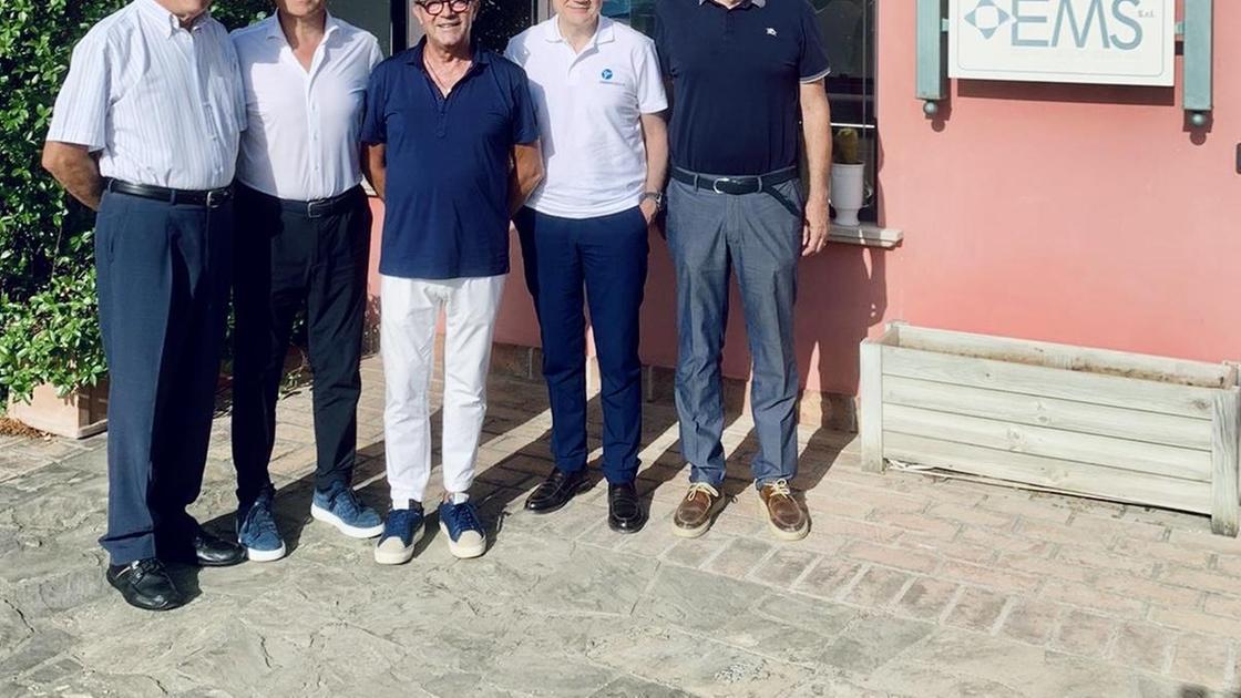 https://www.lanazione.it/image-service/view/acePublic/alias/contentid/MmVkNGMzNGQtNmQ5Mi00/0/umbragroup-acquisisce-unazienda-di-salerno.jpeg?f=16:9&w=1200&h=630