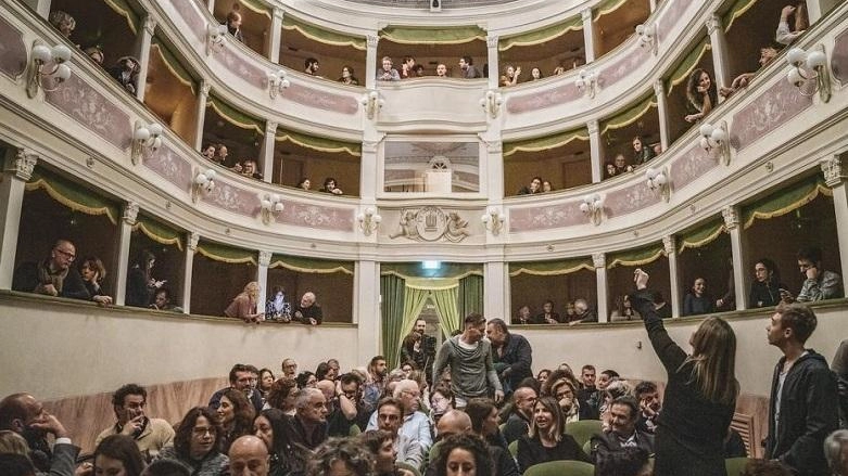 Il Comune di Colle ha ufficialmente revocato l’affidamento dei lavori per la conclusione del Teatro dei Varii Il Comune di Colle ha ufficialmente revocato l’affidamento dei lavori per la conclusione del Teatro dei Varii