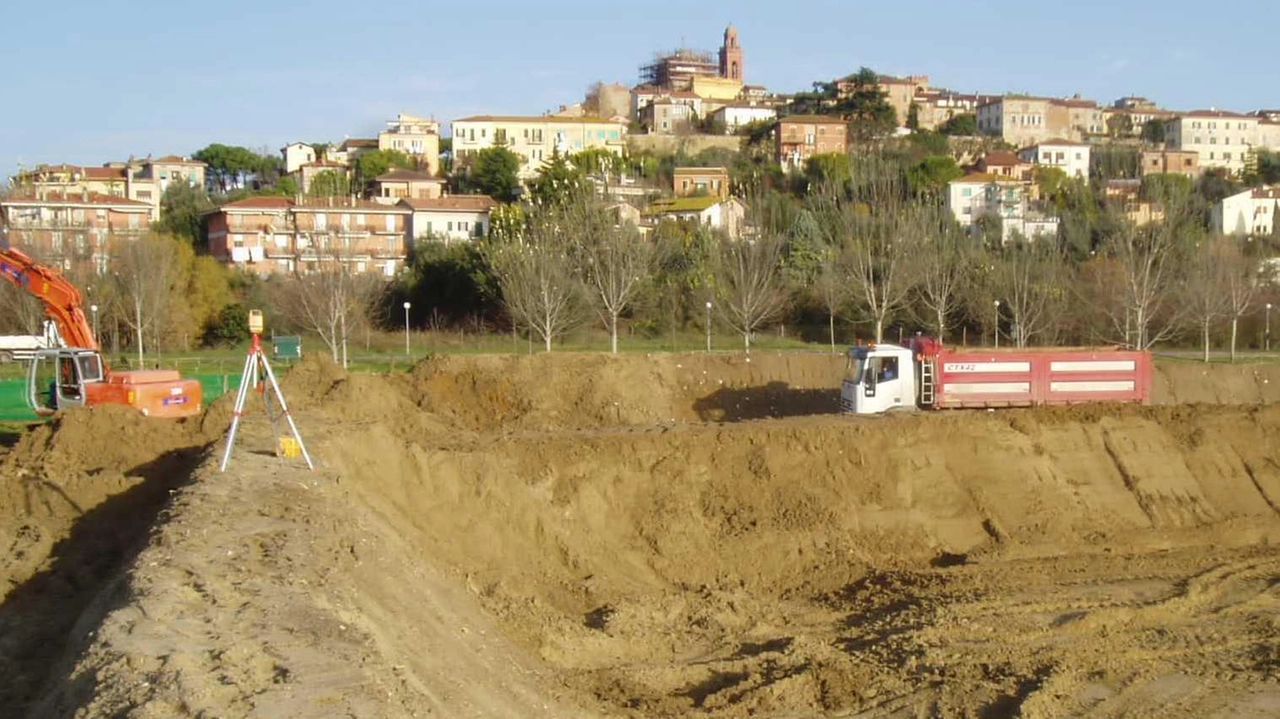 Vasche di decantazione e dragaggi a Castiglione (era il 2003). Da allora più nulla, denunciano i cittadini Vasche di decantazione e dragaggi a Castiglione (era il 2003). Da allora più nulla, denunciano i cittadini