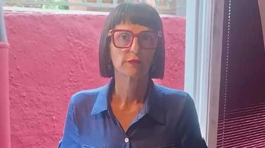 Adriana Incaviglia titolare del Ristorante Roma, a destra. i danni nel locale