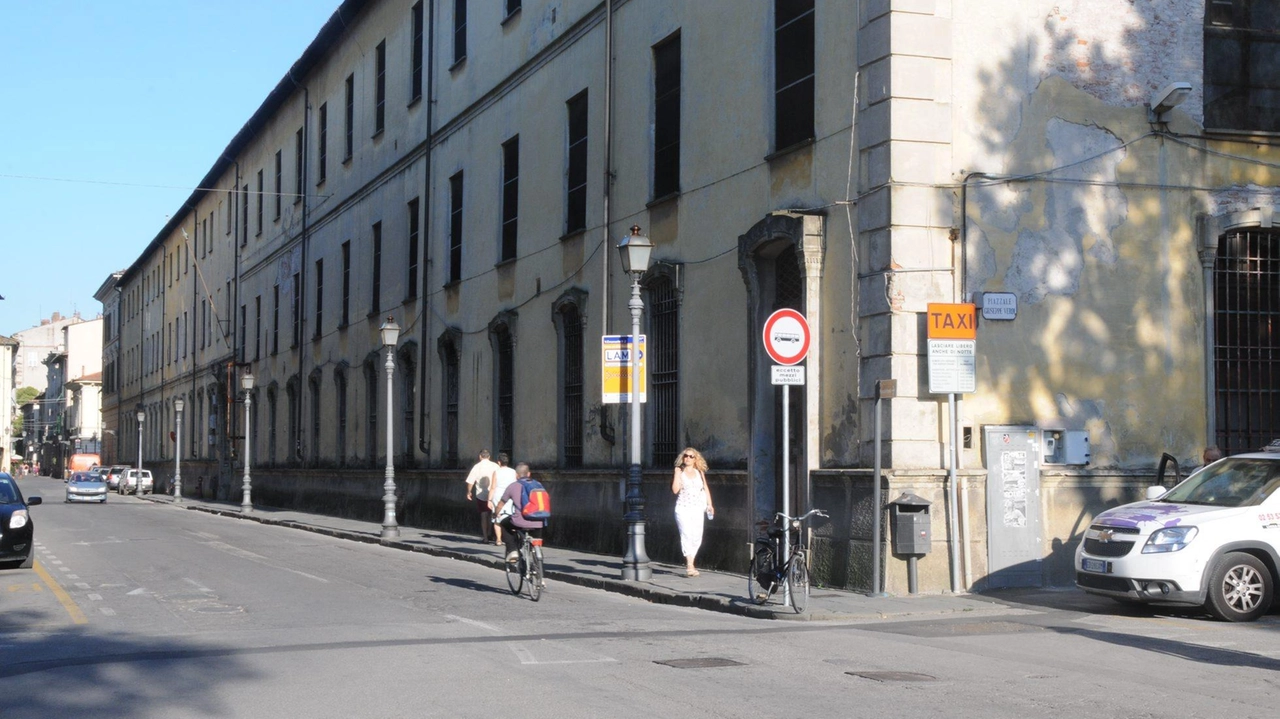 La cifra stanziata nel 2009 coprirà solo il Campus e il Museo del Fumetto. Servono invece 6 milioni per recuperare l’edificio lato via Vittorio Emanuele. . La cifra stanziata nel 2009 coprirà solo il Campus e il Museo del Fumetto. Servono invece 6 milioni per recuperare l’edificio lato via Vittorio Emanuele. .