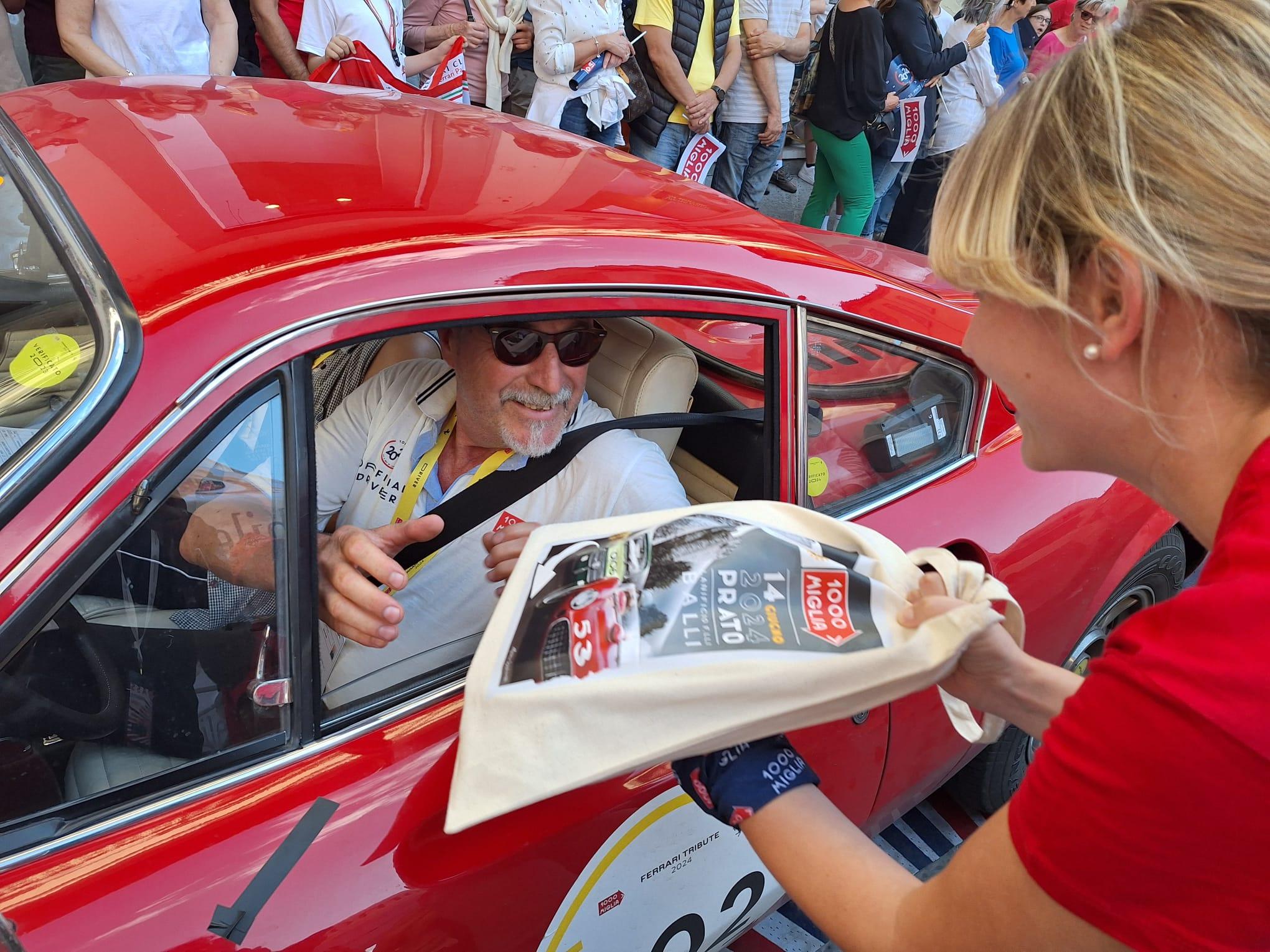 1000 miglia a prato l attesa 232 finita mercoled236 mattina il passaggio delle auto storiche