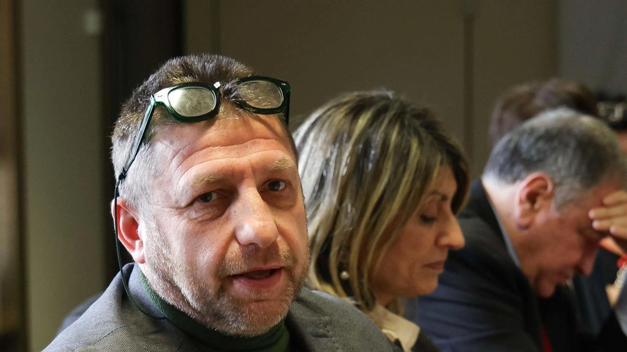 È tornato a suonare, dopo due mesi di silenzio, il telefono della Rete di Solidarietà del quartiere 2: ora chi... È tornato a suonare, dopo due mesi di silenzio, il telefono della Rete di Solidarietà del quartiere 2: ora chi...
