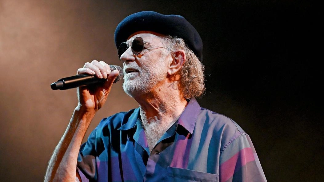 Ultimo appuntamento al Festival del Teatro delle Rocce di Gavorrano con Francesco De Gregori e la sua band. Parcheggi e servizio navette disponibili, attenzione alle indicazioni per evitare disagi. Trasporto garantito per persone disabili. Ultimo appuntamento al Festival del Teatro delle Rocce di Gavorrano con Francesco De Gregori e la sua band. Parcheggi e servizio navette disponibili, attenzione alle indicazioni per evitare disagi. Trasporto garantito per persone disabili.