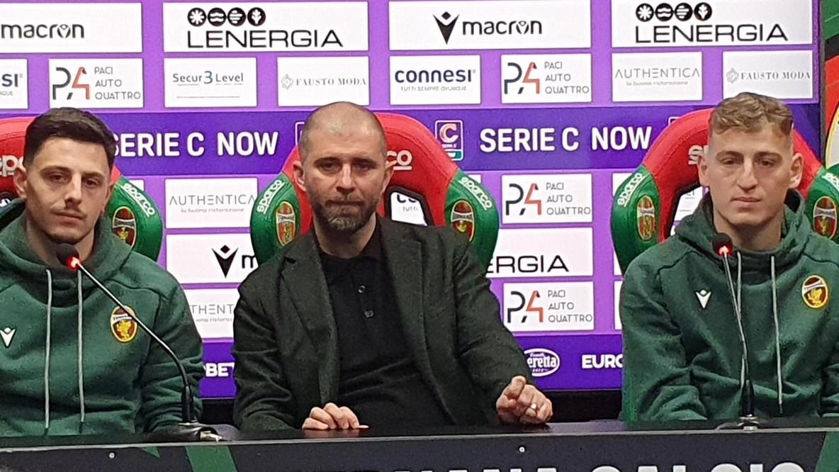 Il ds Carlo Mammarella con Millico e Vallocchia Il ds Carlo Mammarella con Millico e Vallocchia